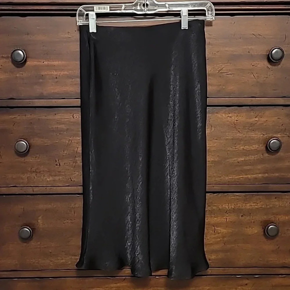 Banana Republic Factory Dresses & Skirts - Banana Republic Midi Skirt